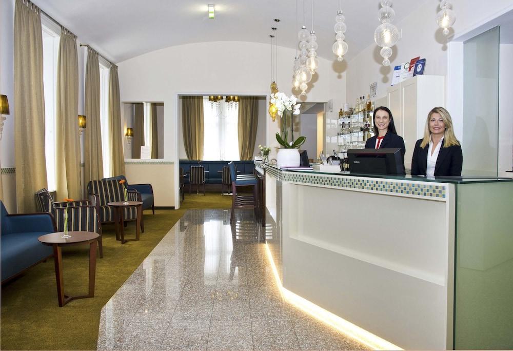 Hilight Suites Hotel Виена Екстериор снимка